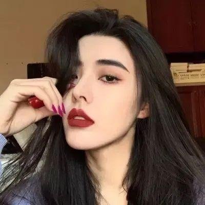 姜小凡出去摆摊咯